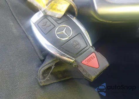 2013 Mercedes-Benz C 250 Luxury/Sport из США, поврежденный, VIN WDDGF4HB2DR262877